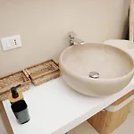 White House - Con Jacuzzi E Posto Auto