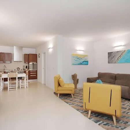 White House - Con Jacuzzi E Posto Auto Otranto