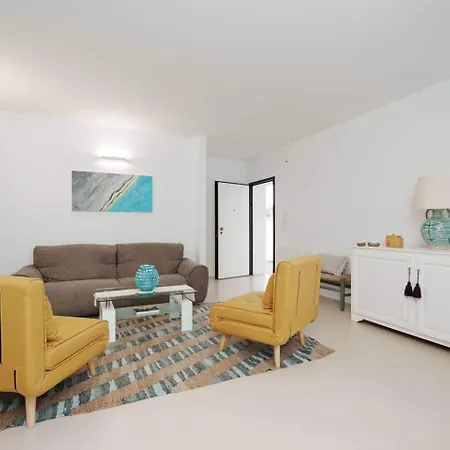 White House - Con Jacuzzi E Posto Auto Vila Otranto