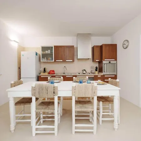 Vila White House - Con Jacuzzi E Posto Auto