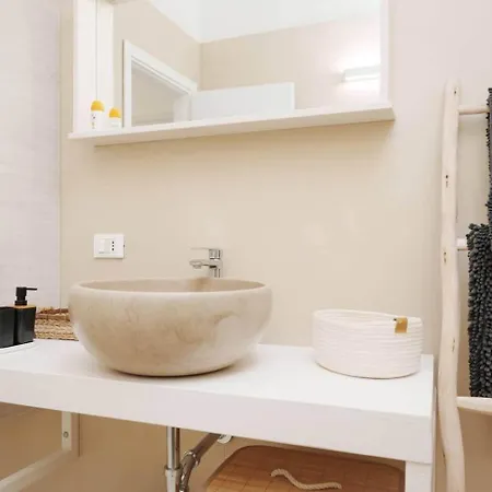 Villa White House - Con Jacuzzi E Posto Auto *