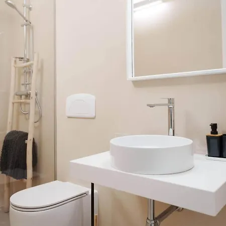White House - Con Jacuzzi E Posto Auto