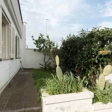Villa White House - Con Jacuzzi E Posto Auto *