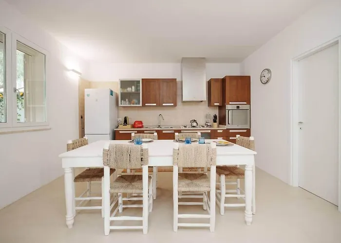 Vila White House - Con Jacuzzi E Posto Auto