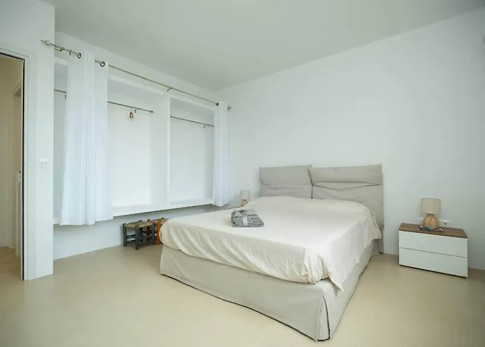 White House - Con Jacuzzi E Posto Auto Vila